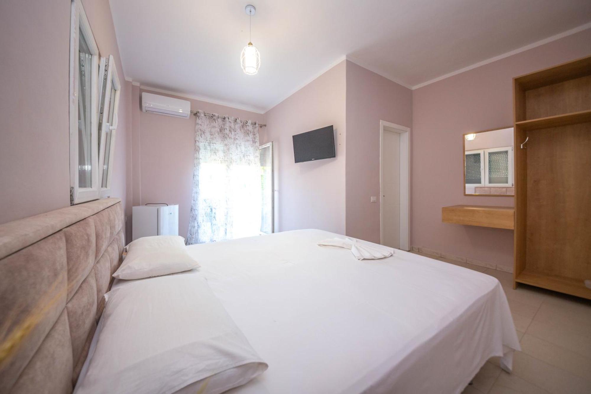 Blu Horizon Hotel Gjipe Дермі Екстер'єр фото