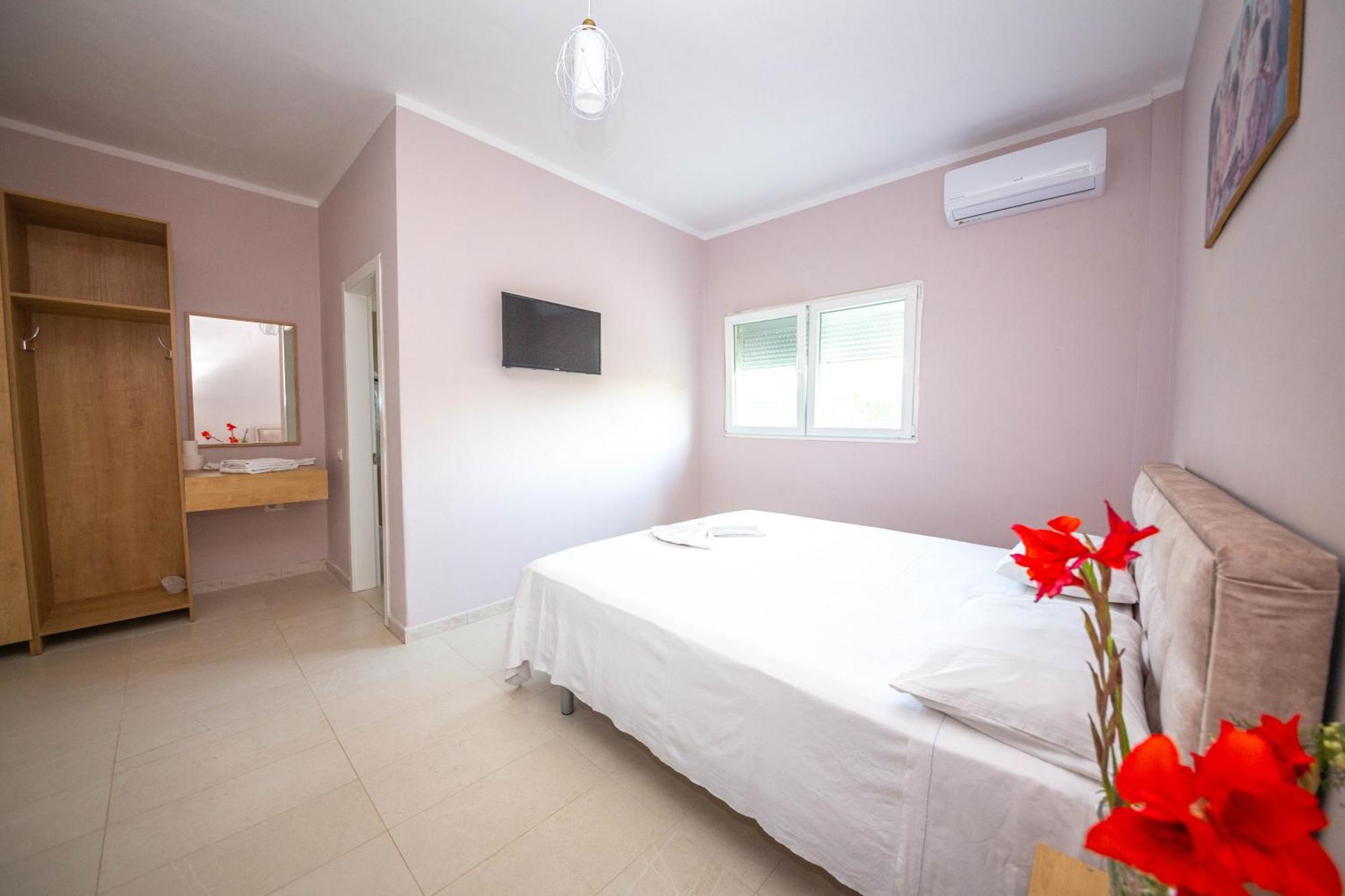 Blu Horizon Hotel Gjipe Дермі Екстер'єр фото